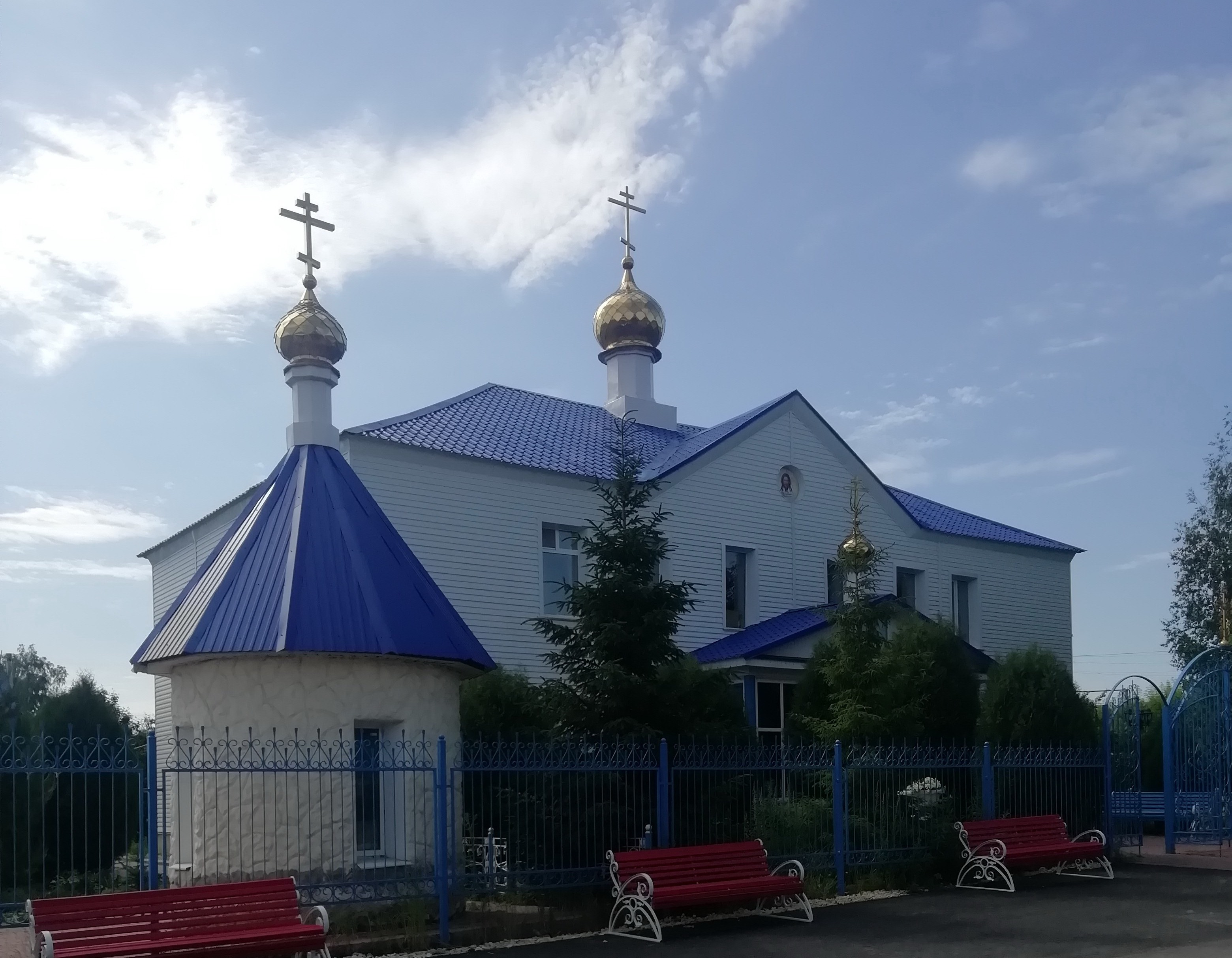 Приход церкви Покрова Пресвятой Богородицы.